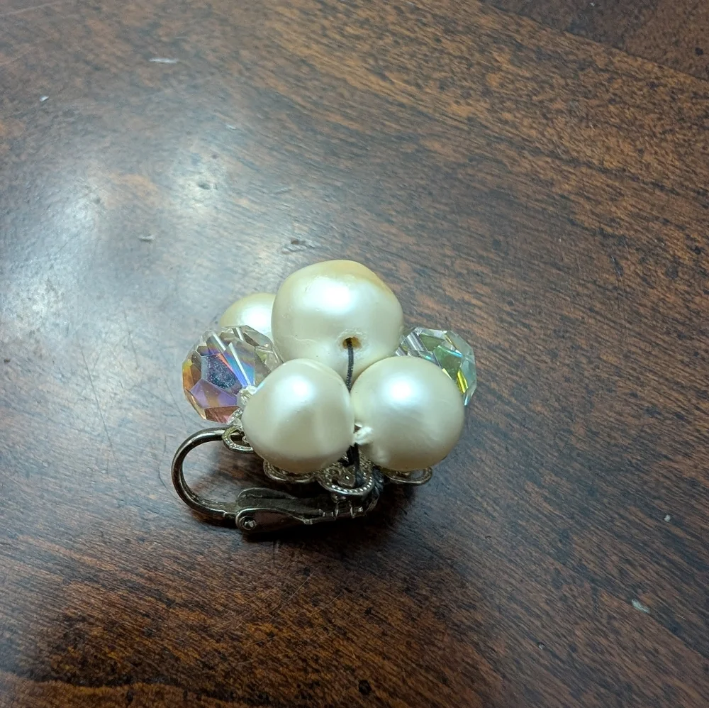 Vintage  Laguna Silver Toned Faux Pearl & Iridescent AB Beaded Clip Earrings - Picture 8 of 10
